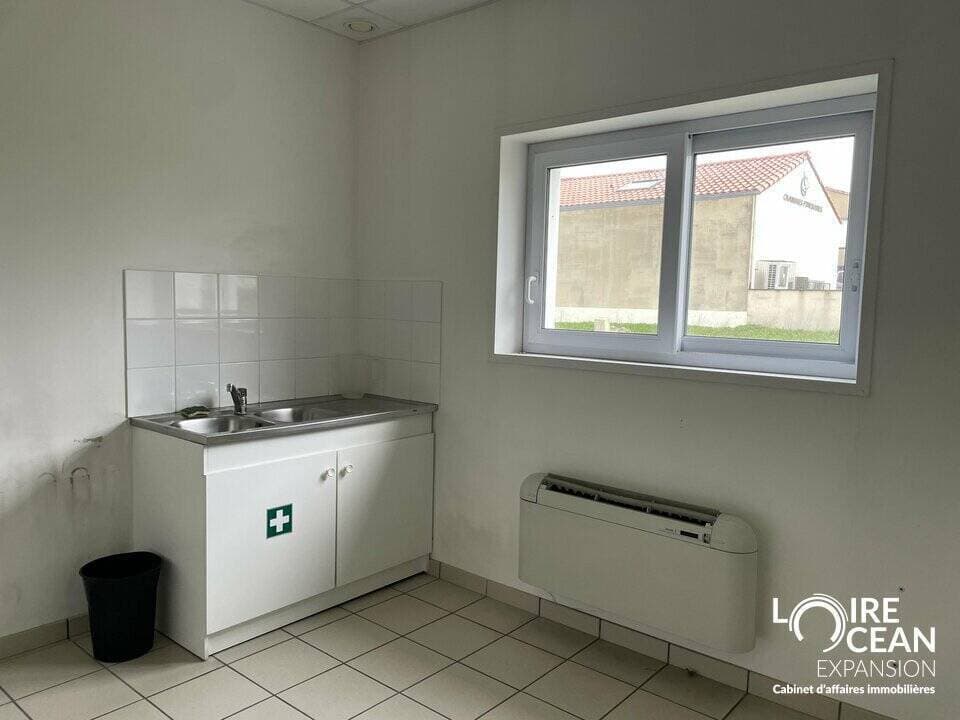 Local commercial · 336 m² · Achat des murs — photo 3
