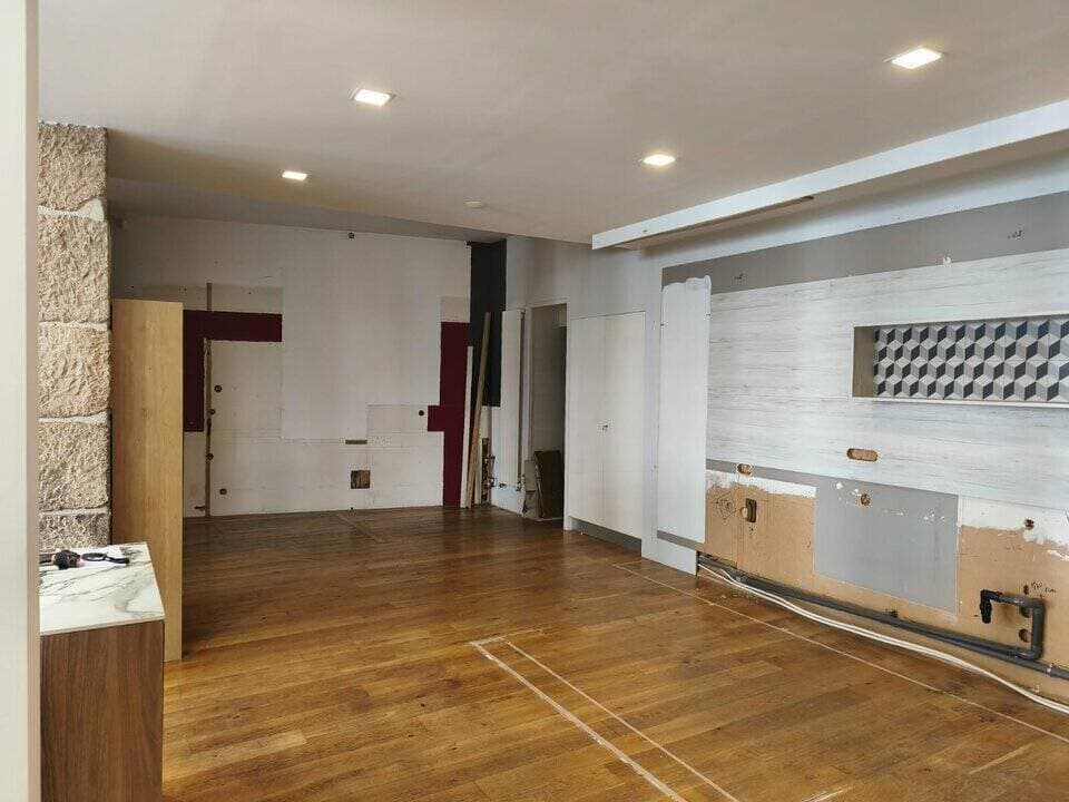 Libre · 145 m² · Achat des murs — photo 3