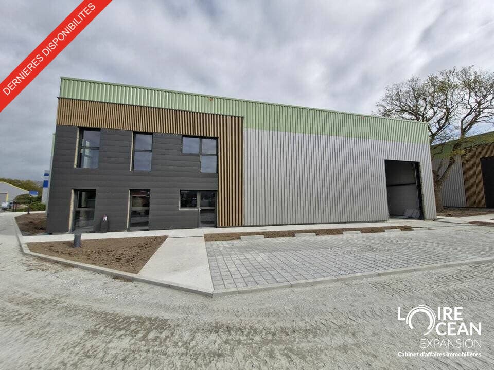 Local commercial · 235 m² · Achat des murs — photo 1