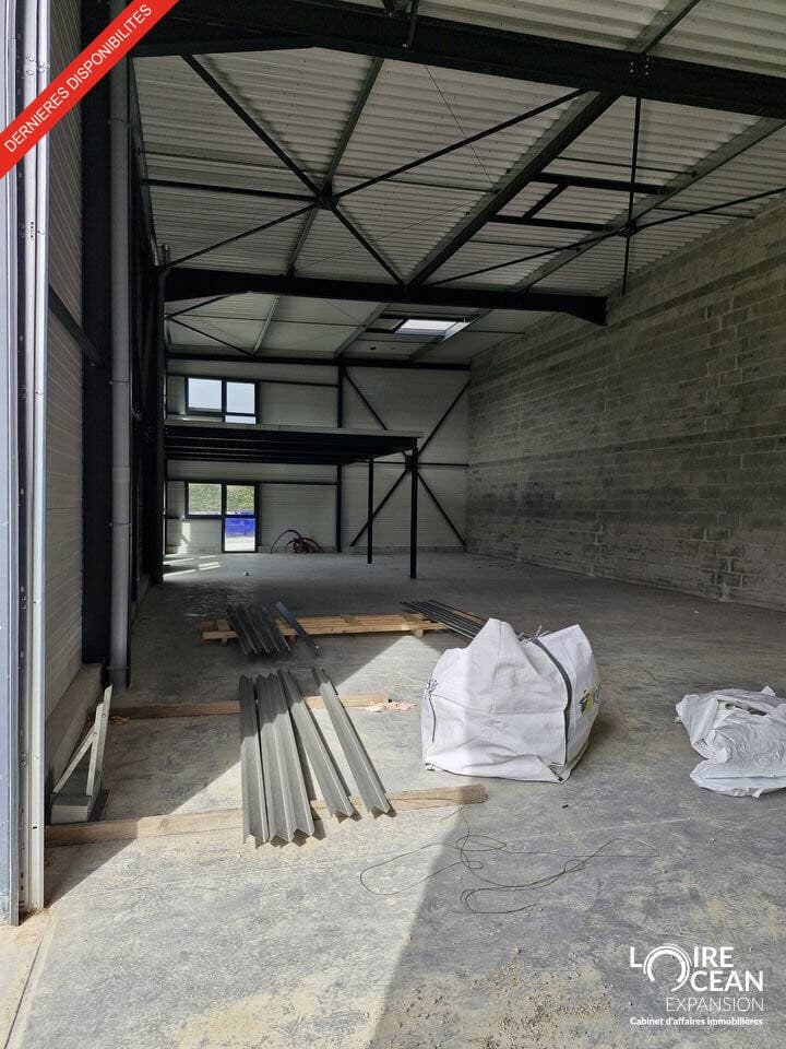 Local commercial · 235 m² · Achat des murs — photo 2
