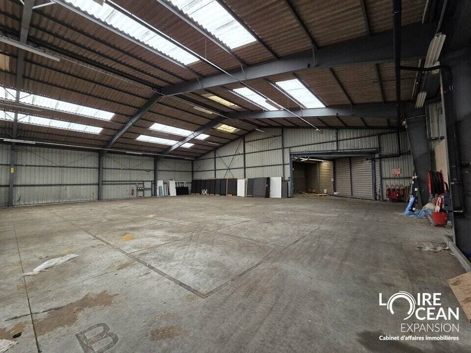 Entrepot logistique · 3332 m² · Achat des murs — photo 2