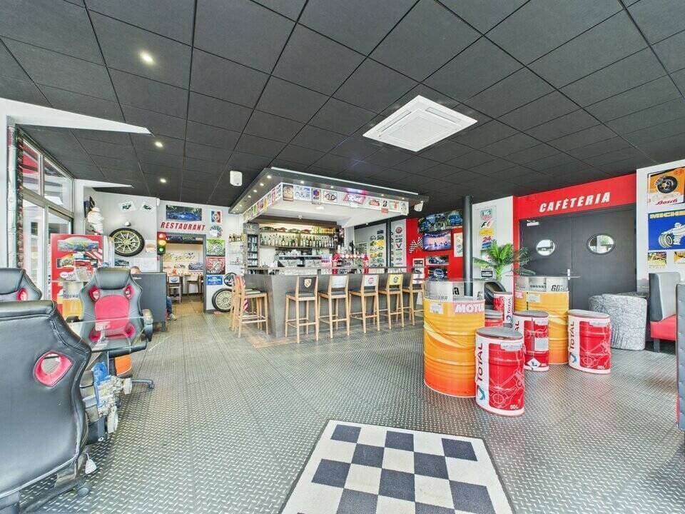 Restaurant brasserie · 600 m² · Achat des murs — photo 1