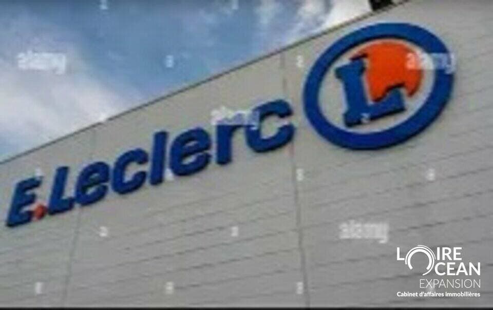 Local commercial · 600 m² · Location — photo 2
