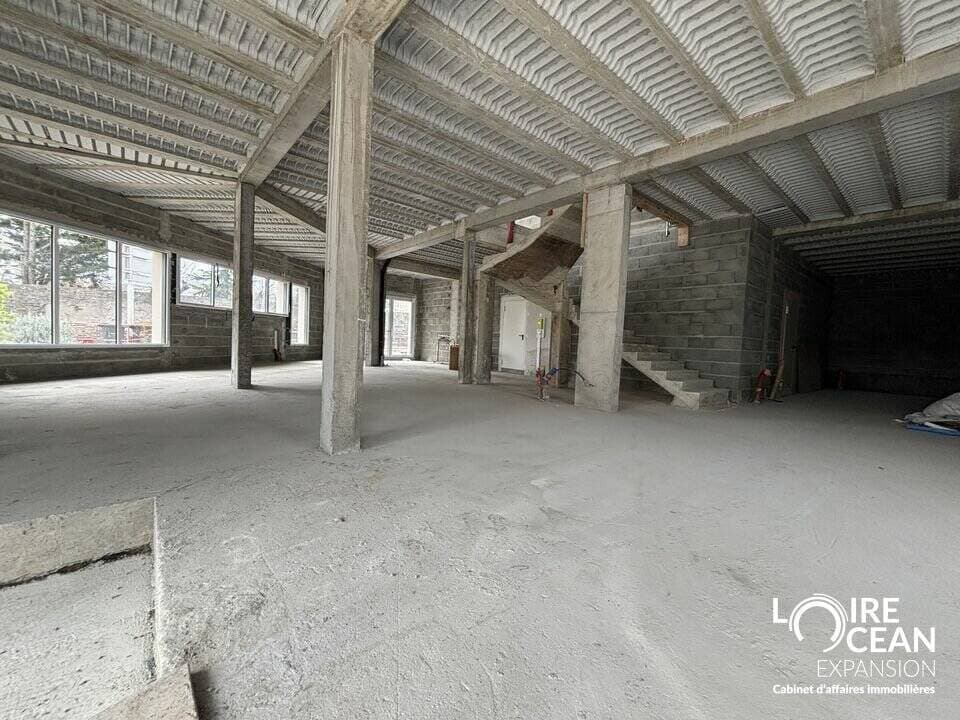 Local commercial · 105 m² · Location — photo 3