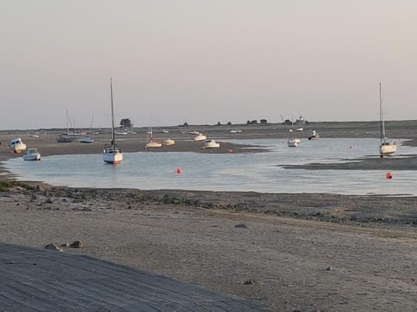 Murs et fonds affaire coup de coeur brasserie restaurant village de bord de mer belle terrasse ideal creperie grill · Fonds de commerce — photo 1