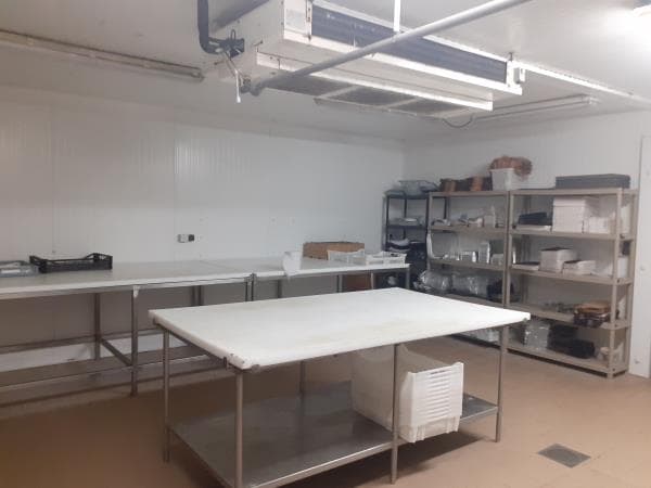 Local commercial — STE MAURE DE TOURAINE — photo 1