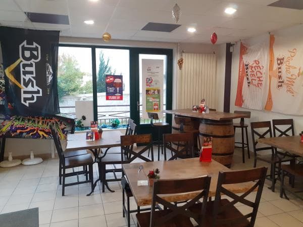 Local commercial — TOURS — photo 1