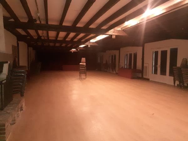 Local commercial — TOURS — photo 1