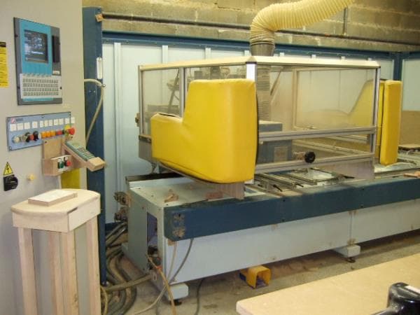 Agencement et fabrication de meubles pour magasin · Fonds de commerce — photo 1