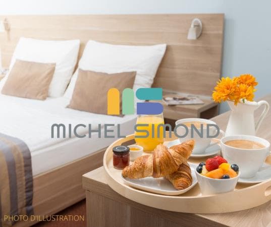 Local commercial 880 m² — Bouches-du-Rhône — photo 1