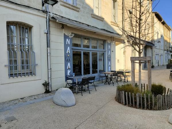 Local commercial 130 m² — AVIGNON — photo 1