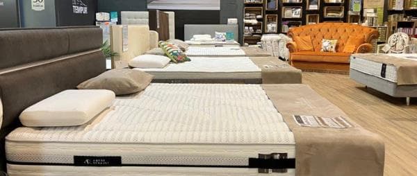 Local commercial 300 m² — ARLES — photo 1