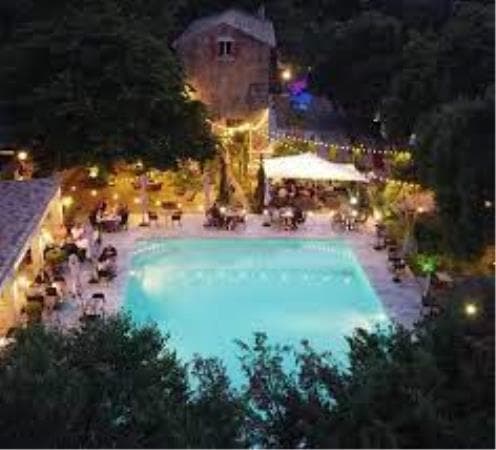 Local commercial 400 m² — Bouches-du-Rhône — photo 1