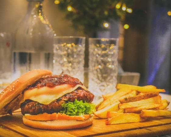 Affaire du midi snacking restauration rapide sur place et a emporter bel emplacement libre de salarie caen nord ferme le d · Fonds de commerce — photo 1