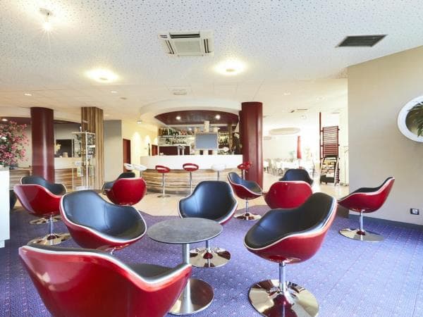 Local commercial — Isère — photo 1