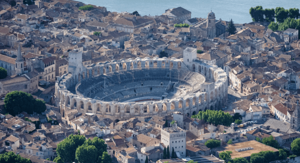 Local commercial 100 m² — ARLES — photo 1