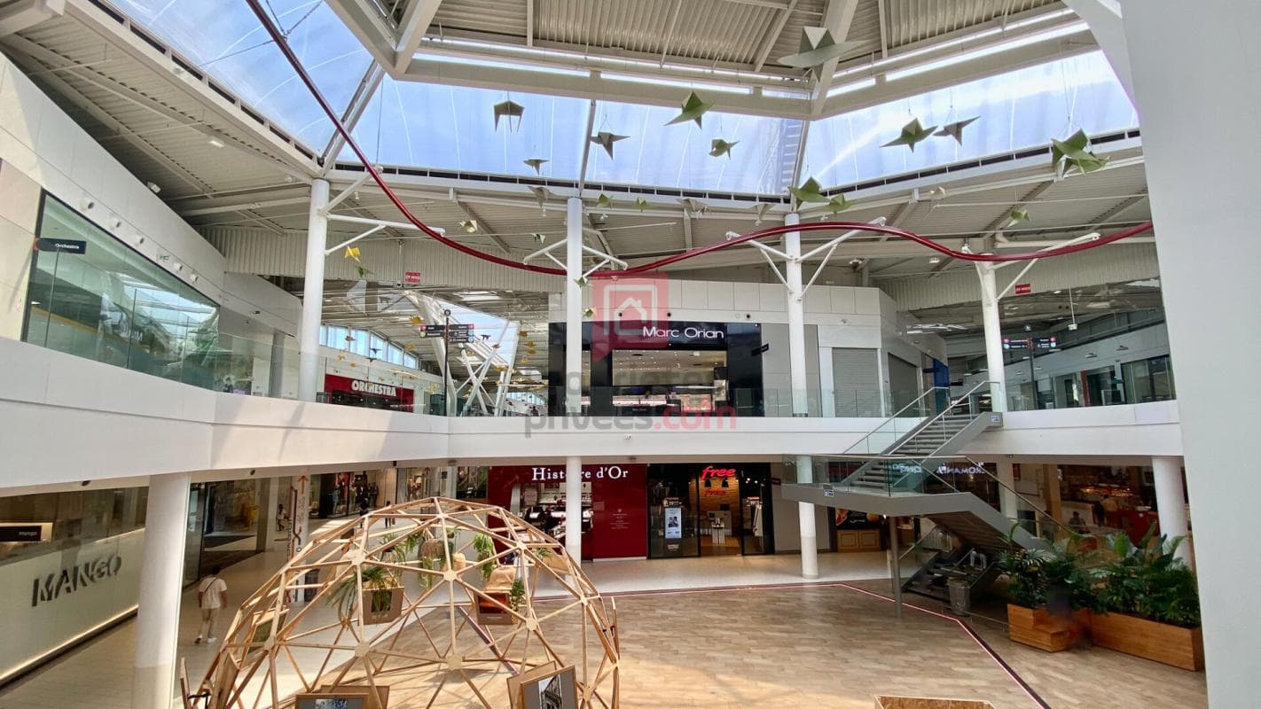 Local commercial 113 m² — MEAUX — photo 1