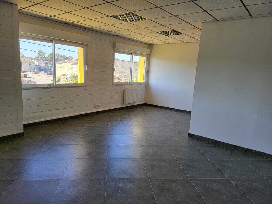 Local commercial · 44 m² · Cession de bail — photo 3
