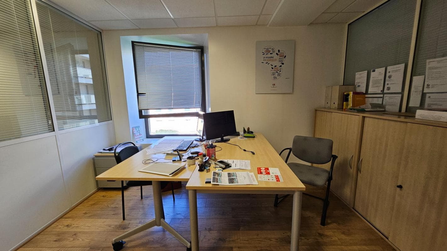 Local commercial · 42 m² · Fonds de commerce — photo 2