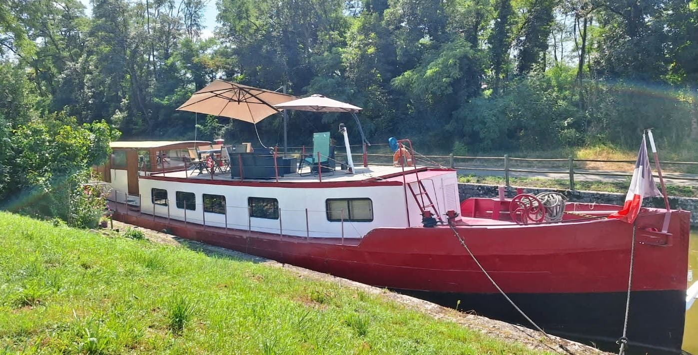 Local commercial 100 m² — BEAUNE — photo 1