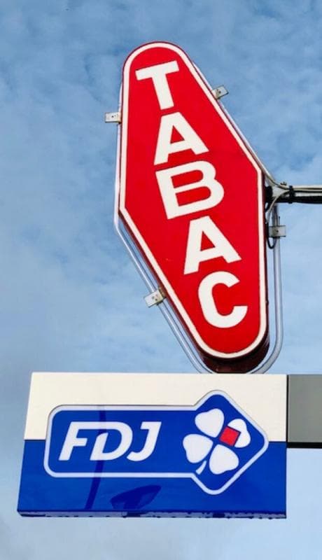 Local commercial 50 m² — LE CREUSOT — photo 1