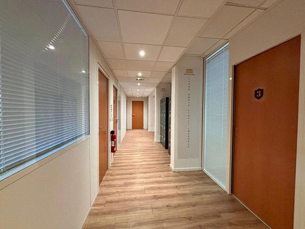 Local commercial · 326 m² · Fonds de commerce — photo 3