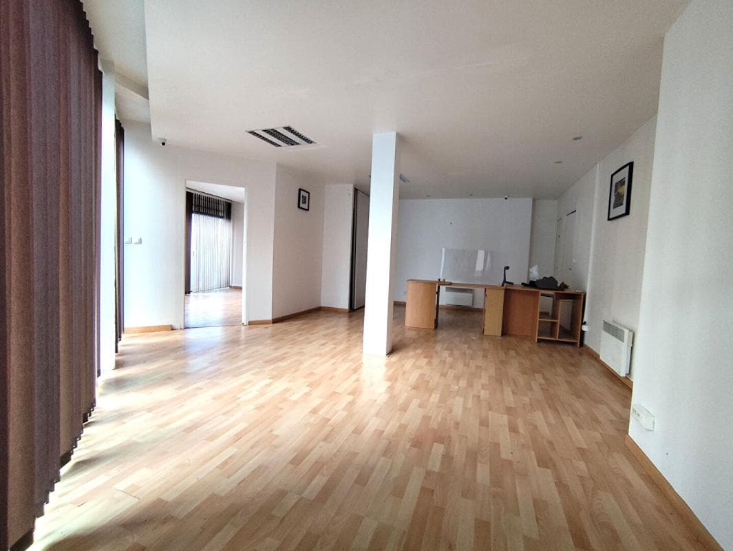 Local commercial · 180 m² · Fonds de commerce — photo 2