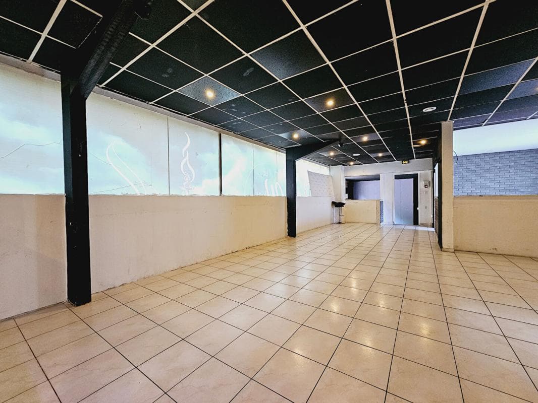 Local commercial 105 m² — BOURGES — photo 1