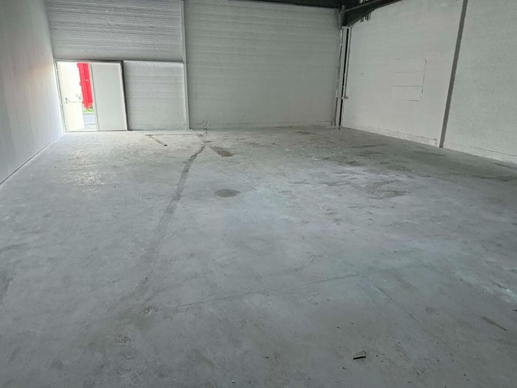 Local commercial · 100 m² · Cession de bail — photo 2