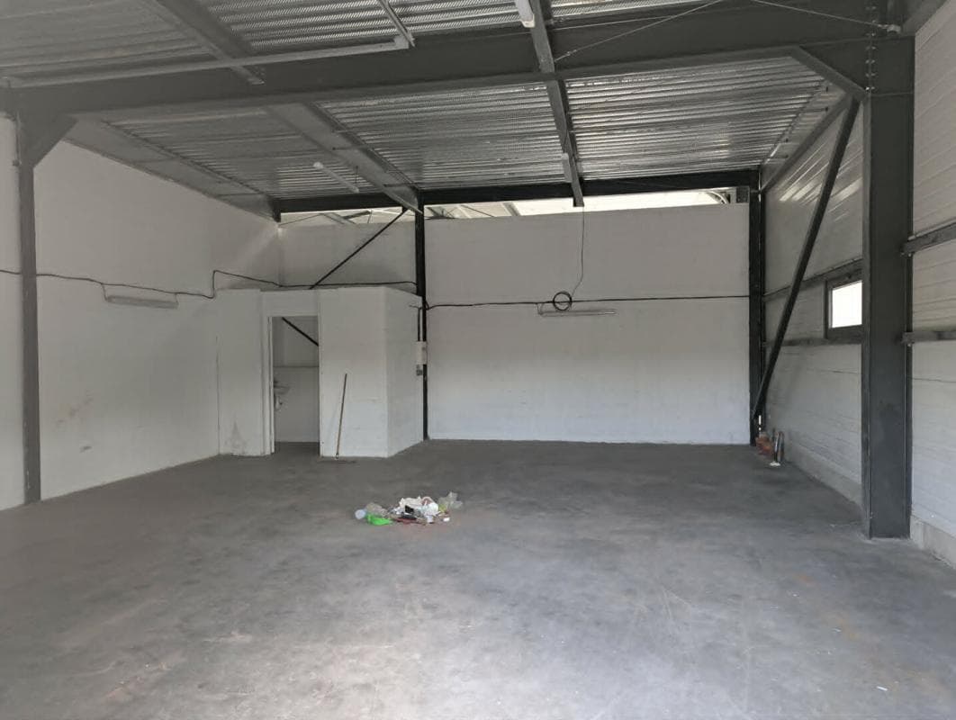 Local commercial · 86 m² · Cession de bail — photo 2
