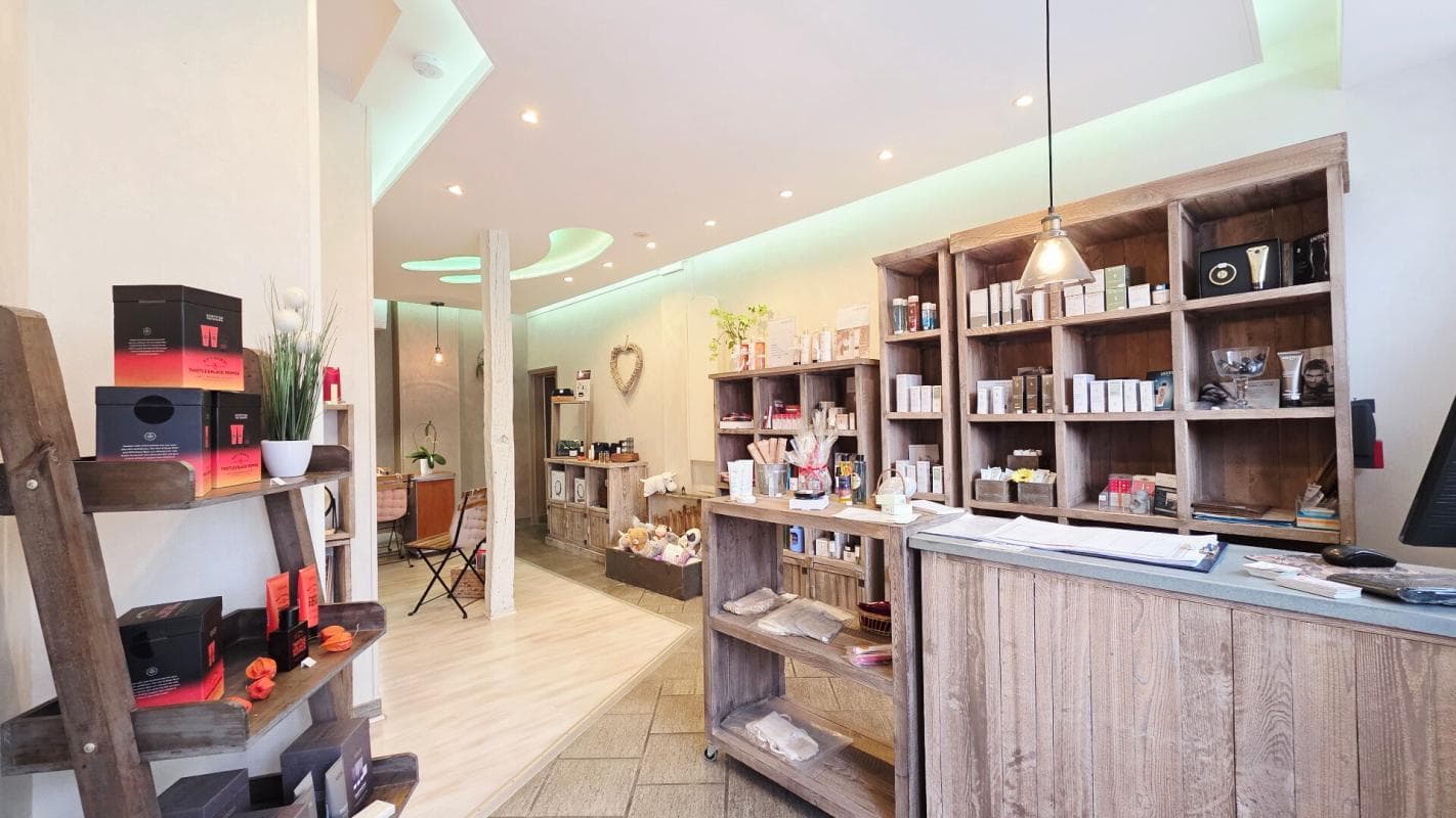 Local commercial 100 m² — BOURGES — photo 1