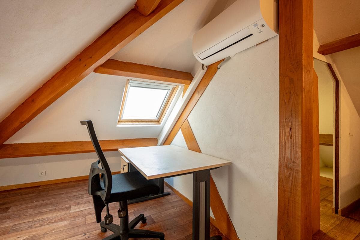 Local commercial — ORLEANS — photo 1