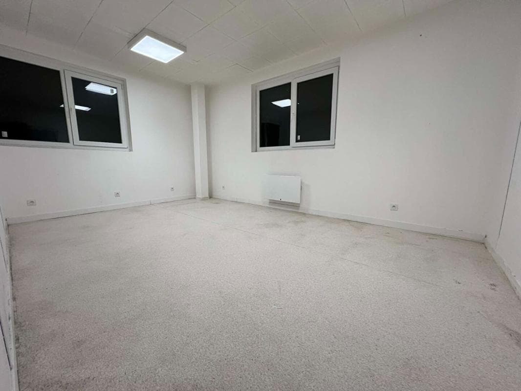 Local commercial · 35 m² · Cession de bail — photo 3