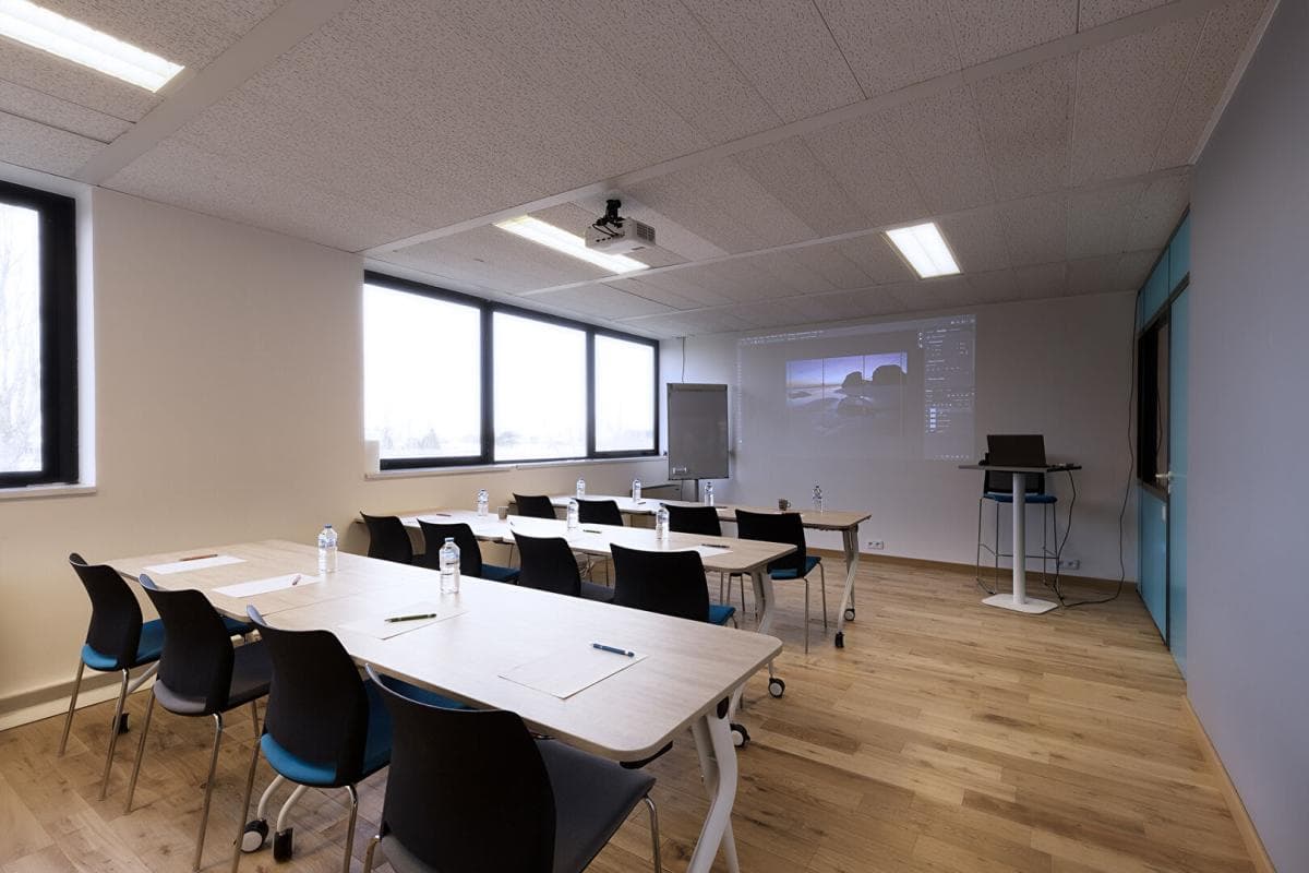 Local commercial 560 m² — CHALON-SUR-SAONE — photo 1