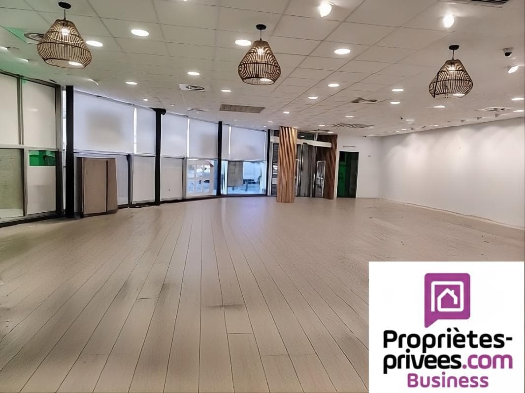 Local commercial · 225 m² · Location — photo 1