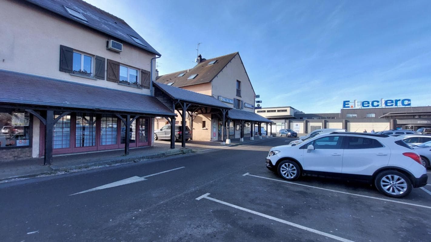 Local commercial 54 m² — NONANCOURT — photo 1