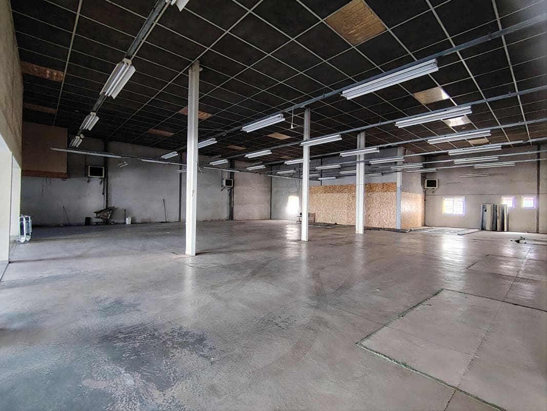 Local commercial · 675 m² · Cession de bail — photo 2