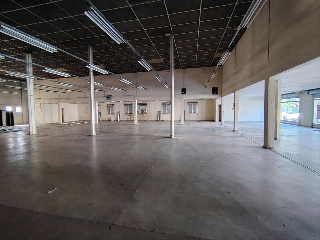 Local commercial · 675 m² · Cession de bail — photo 3