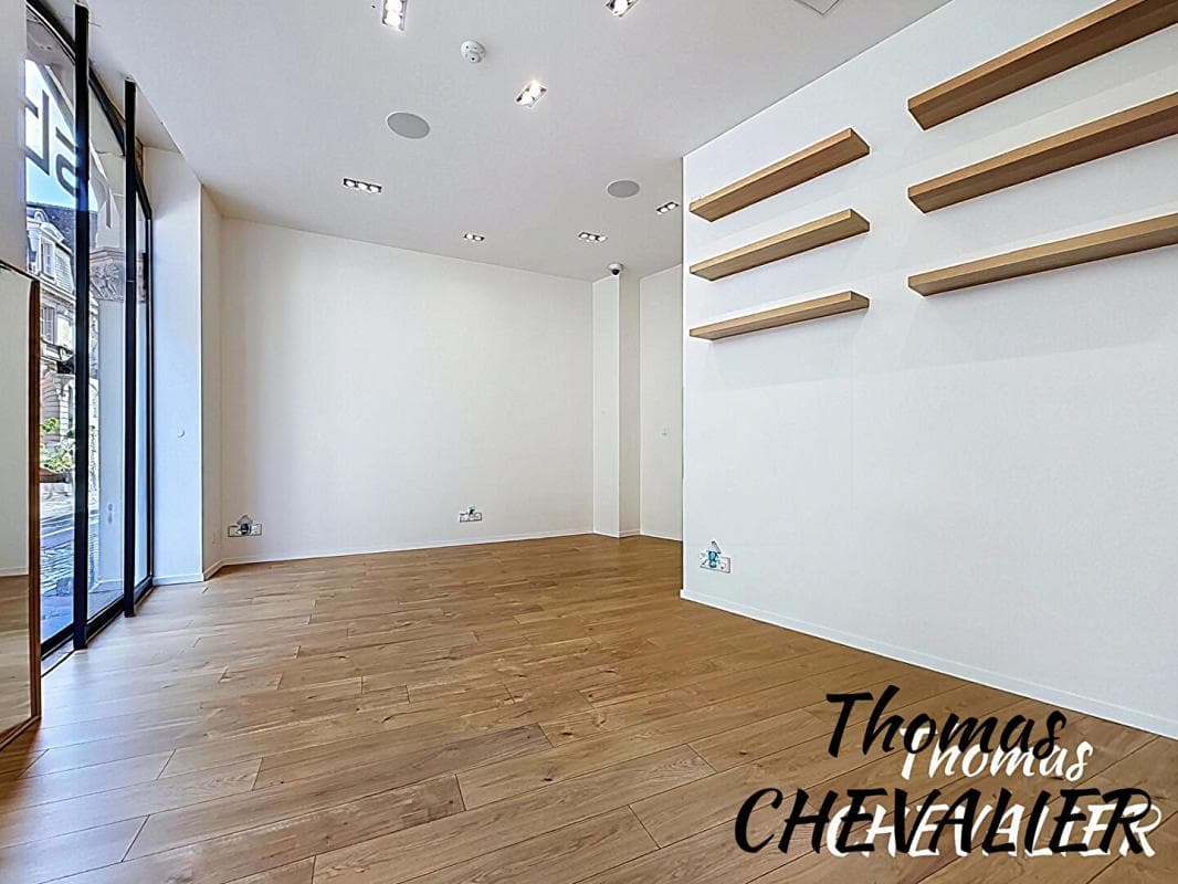 Local commercial · 105 m² · Fonds de commerce — photo 1
