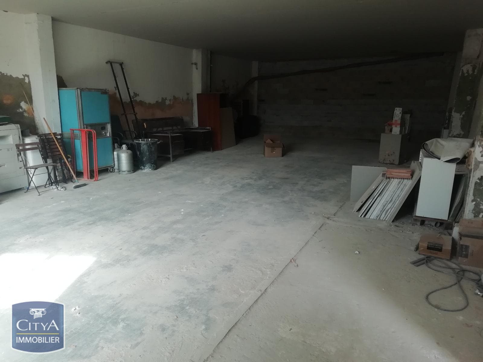 Local commercial · 100 m² · Location — photo 2