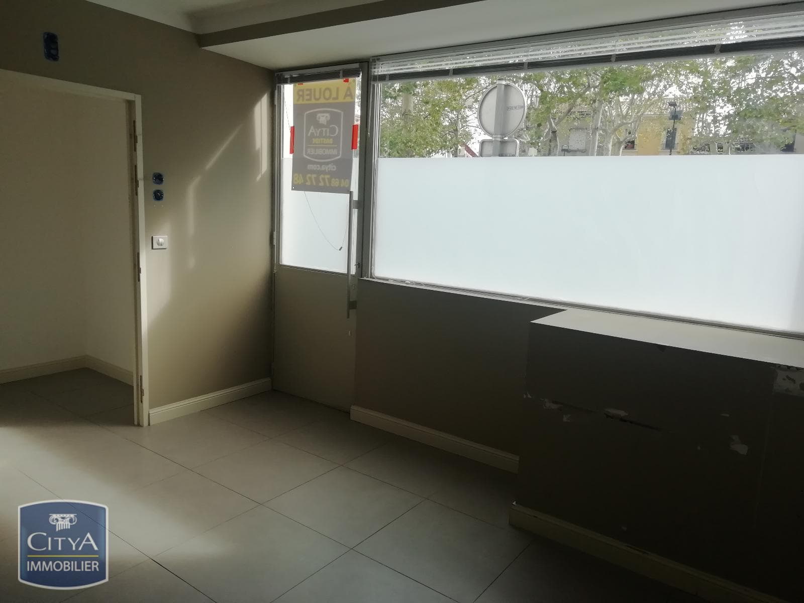 Local commercial · Location — photo 3