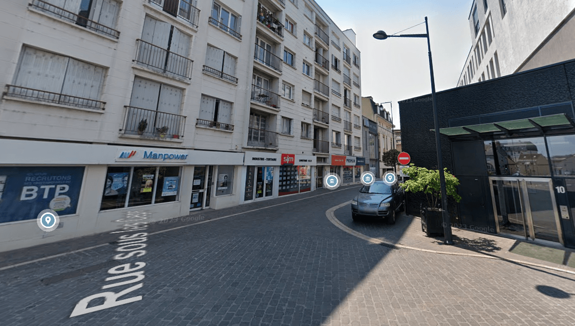 Local commercial 55 m² — BOURGES — photo 1