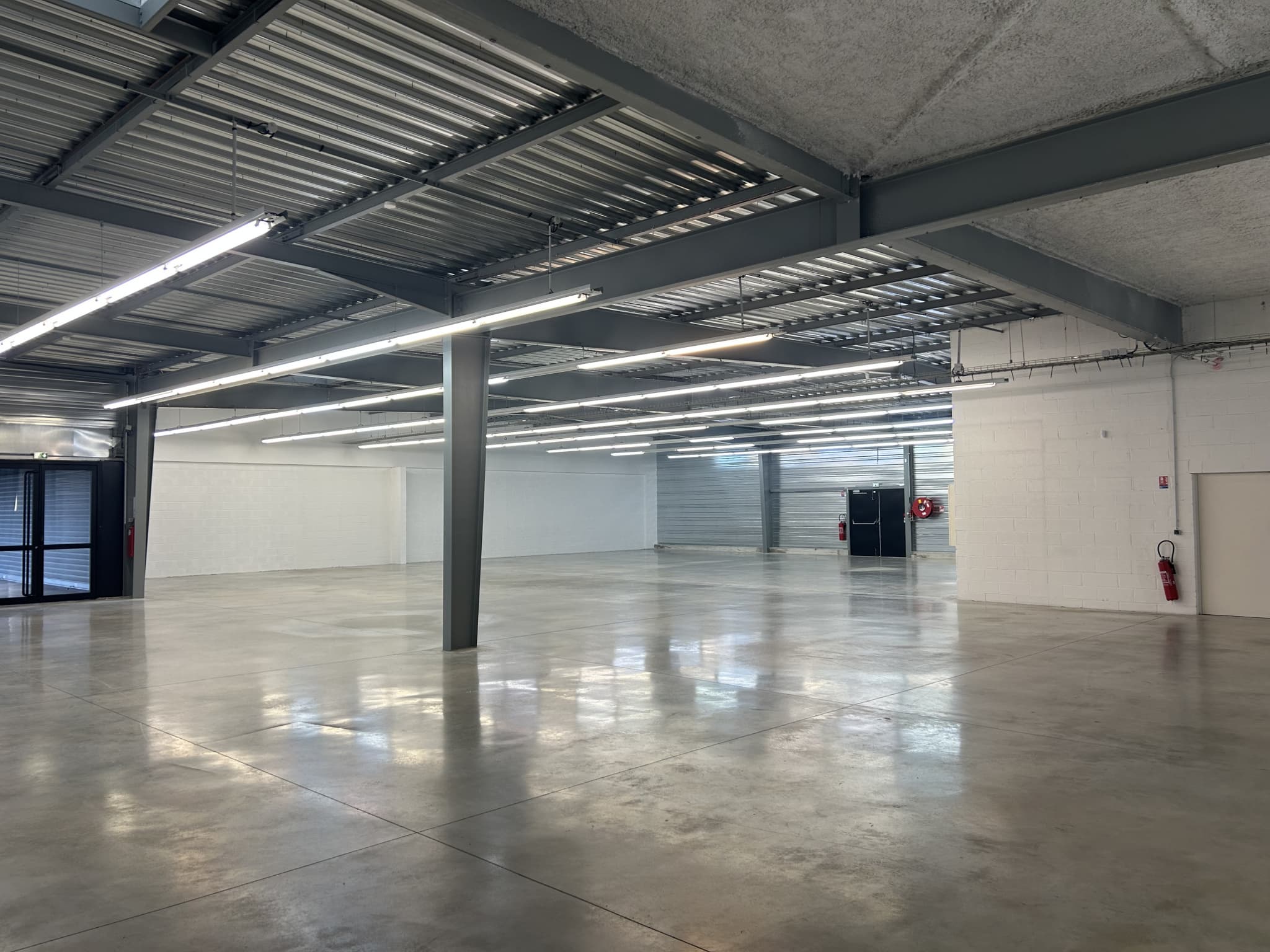 Local commercial · 710 m² · Location — photo 1