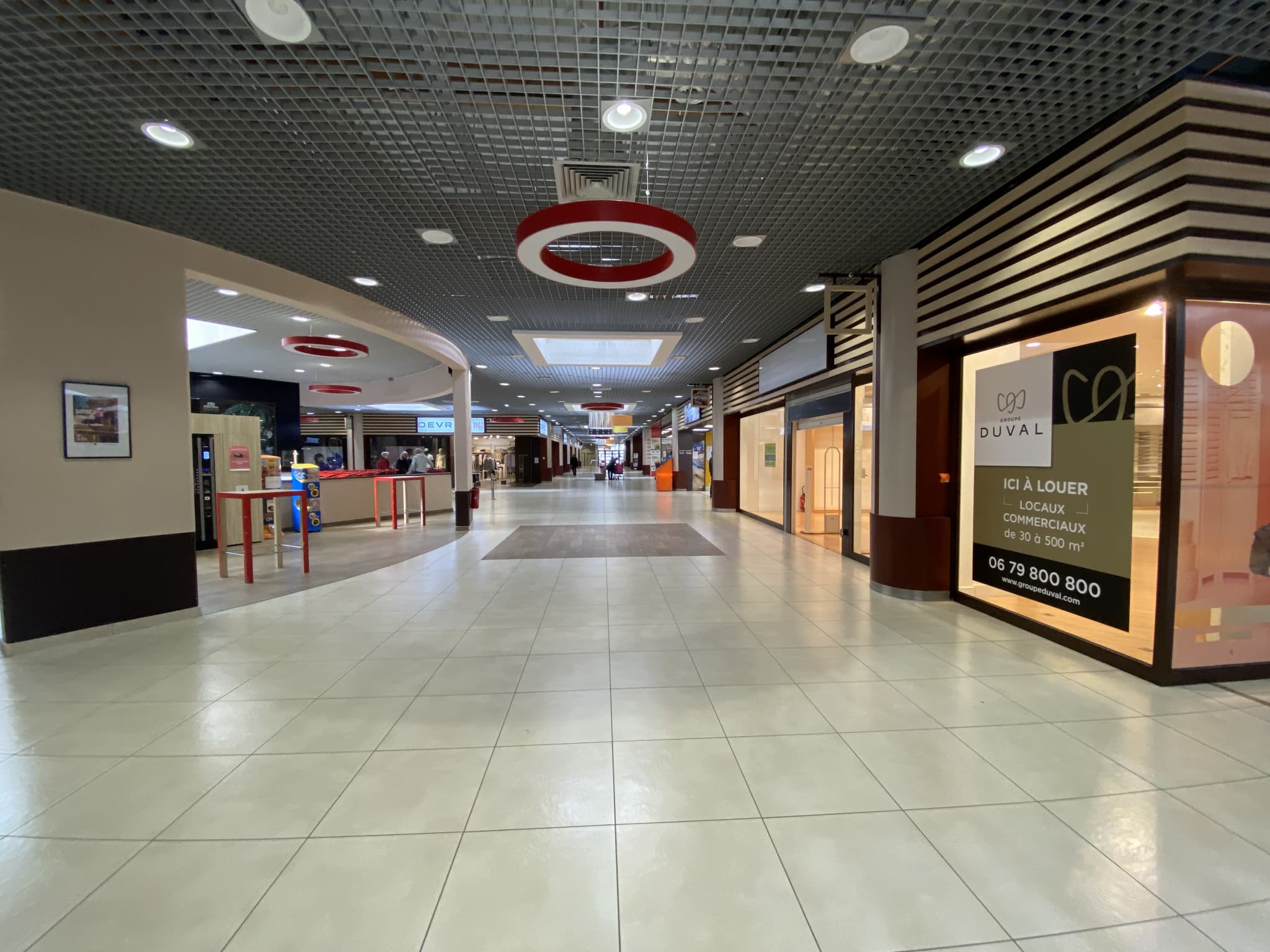 Local commercial 61 m² — LE CREUSOT — photo 1