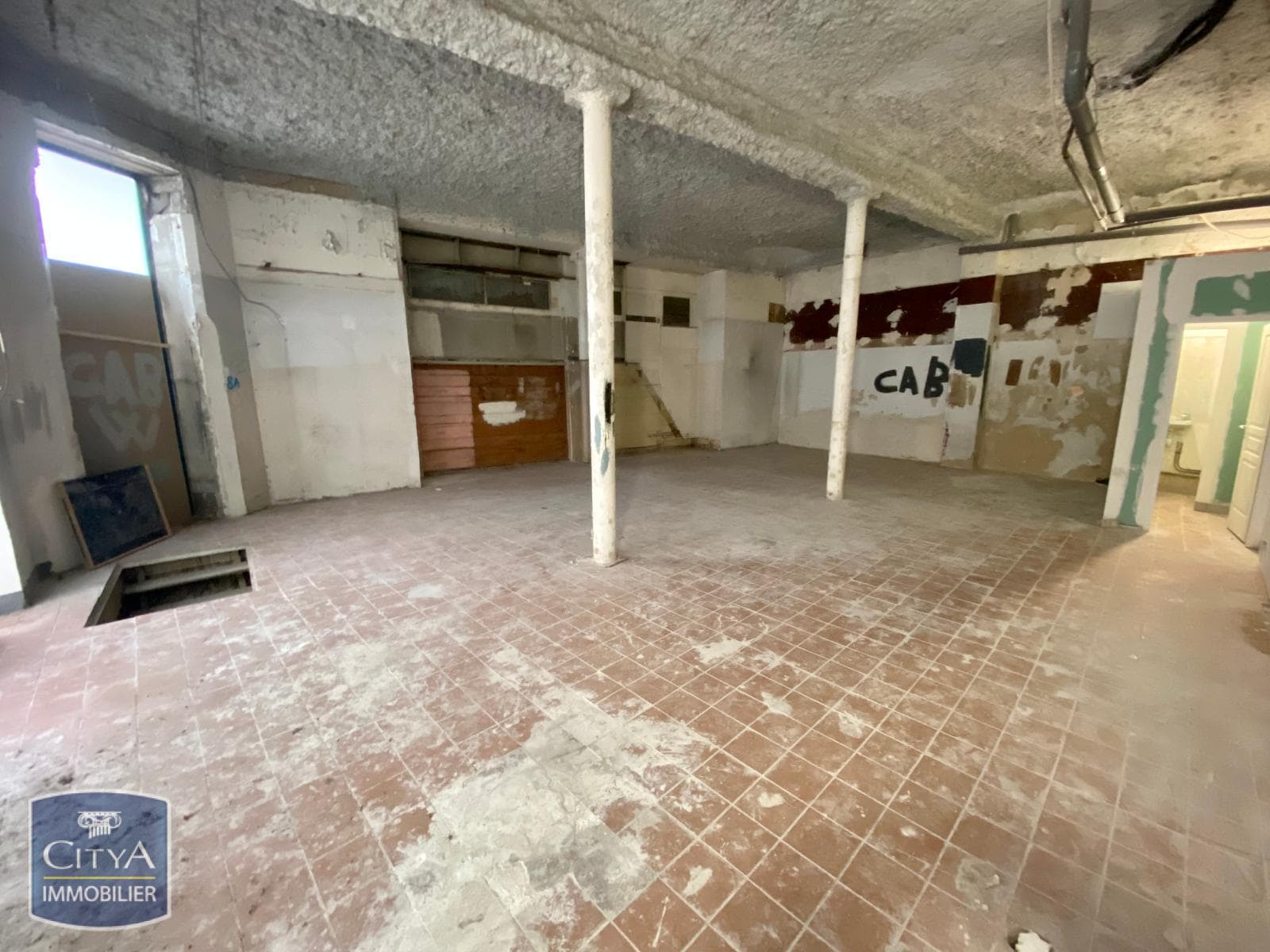 Local commercial · 86 m² · Location — photo 2