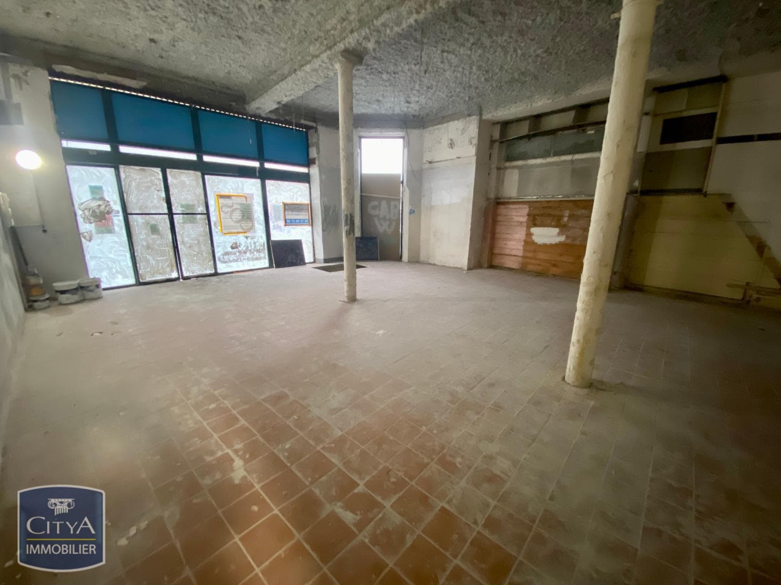 Local commercial · 86 m² · Location — photo 3