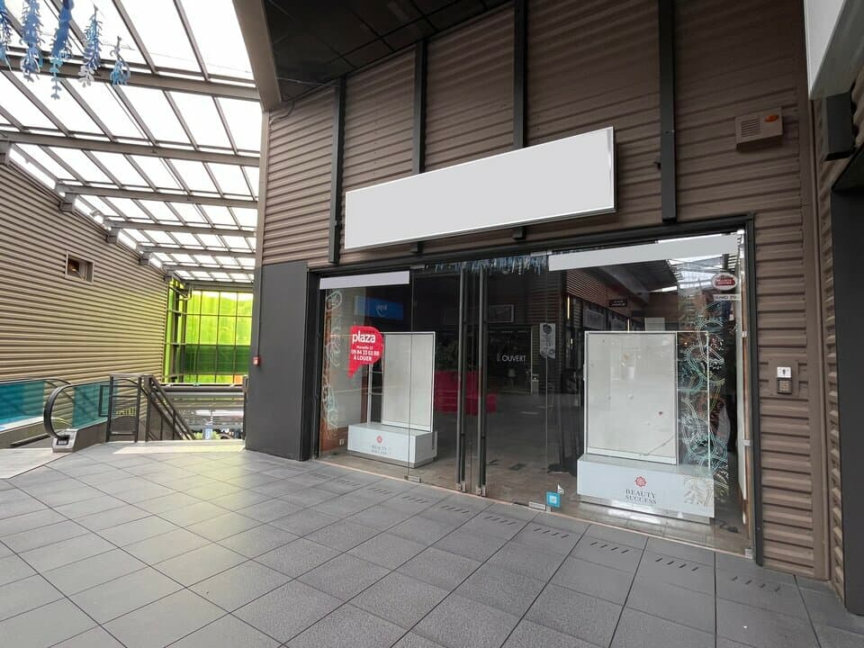 Local commercial · 1326 m² · Location — photo 2