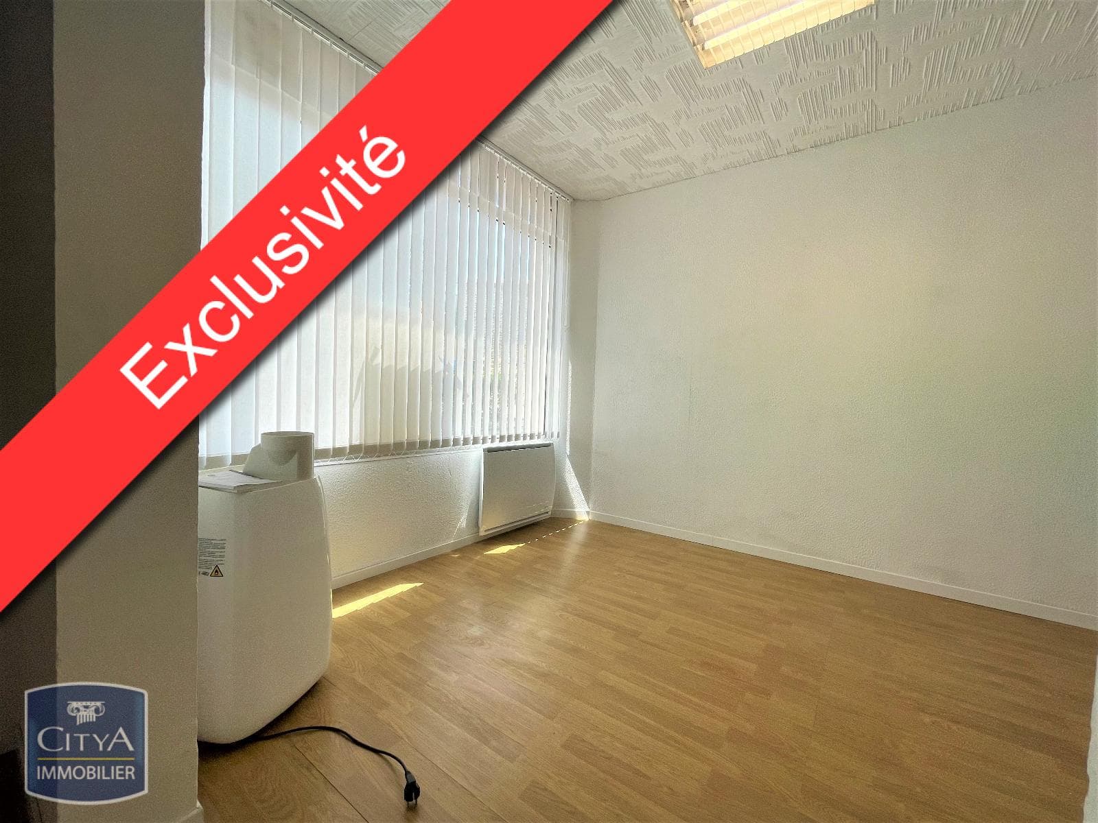 Local commercial 50 m² — CARCASSONNE — photo 1