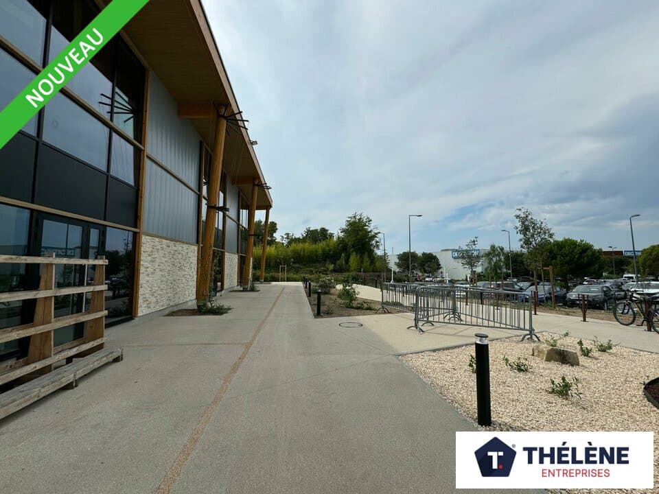 Local commercial · 306 m² · Location — photo 3
