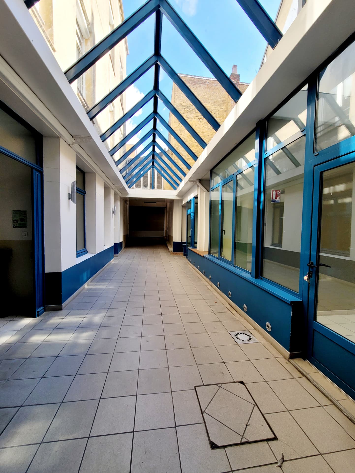 Local commercial 80 m² — BOULOGNE SUR MER — photo 1